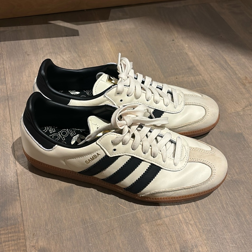 Samba women’s 8.5, cream black *** fit like ladies 9.5